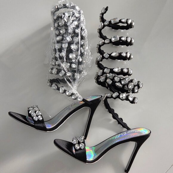 NEW HOT HEELS!!! - Picture 1 of 9